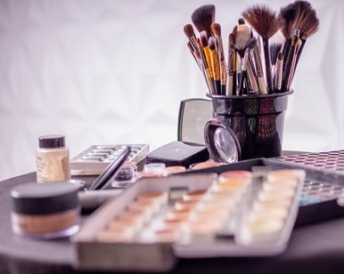 Ecommerce &amp; Digitosaton of Beauty – Driving the Color Cosmetics Market Trend